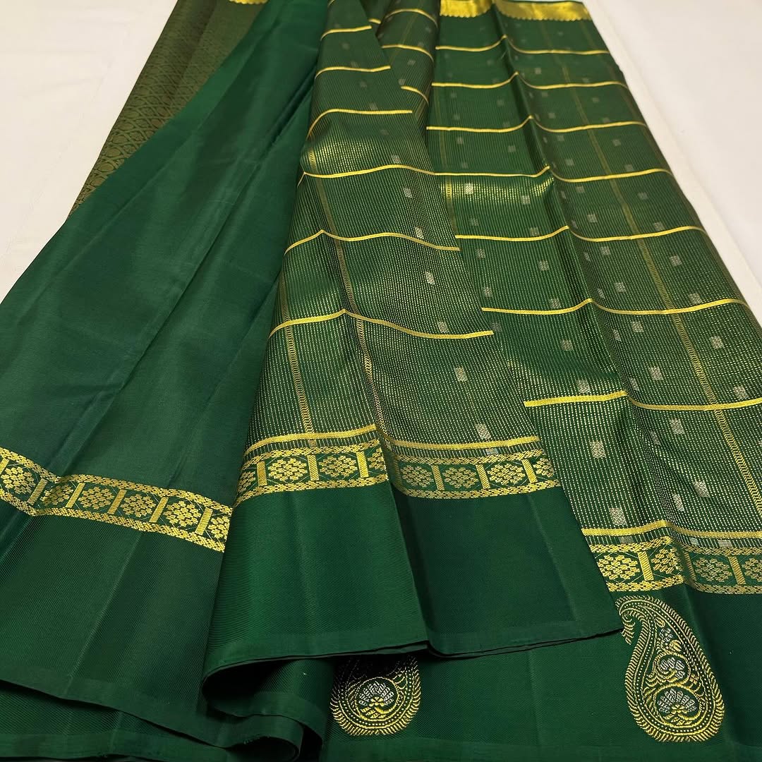 Panache Dark Green Soft Banarasi Silk Saree With Vestigial Blouse Piece