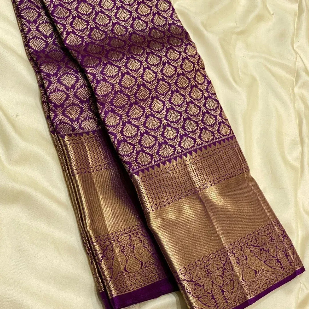 Admirable Purple Soft Banarasi Silk Saree With Quintessential Blouse Piece