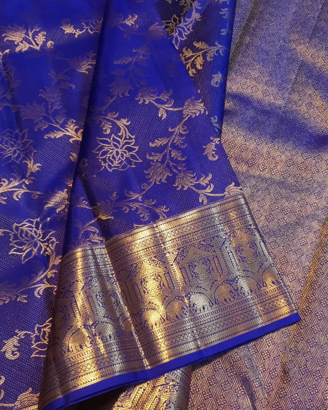 Symmetrical Royal Blue Soft Banarasi Silk Saree With Tremendous Blouse Piece