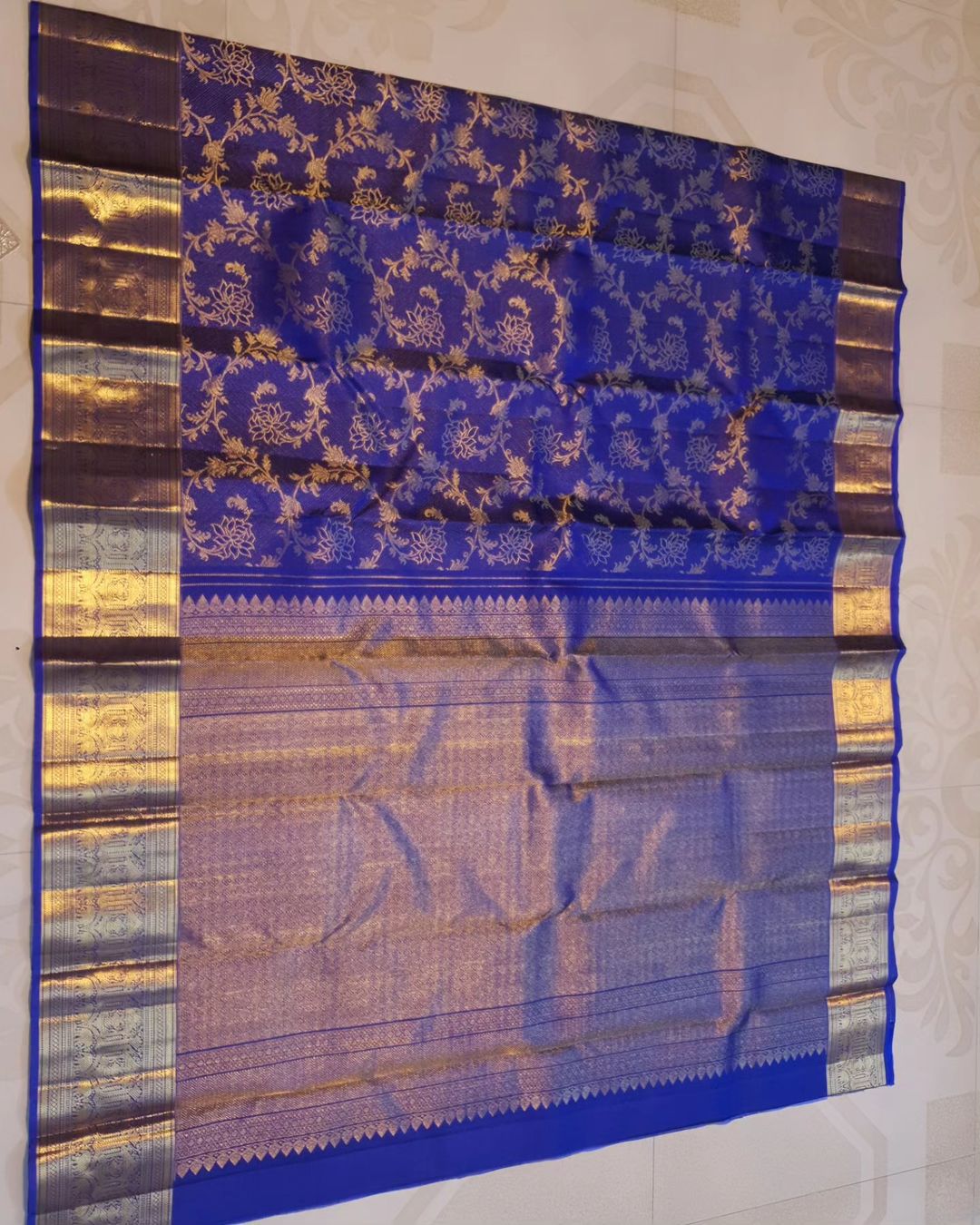 Symmetrical Royal Blue Soft Banarasi Silk Saree With Tremendous Blouse Piece