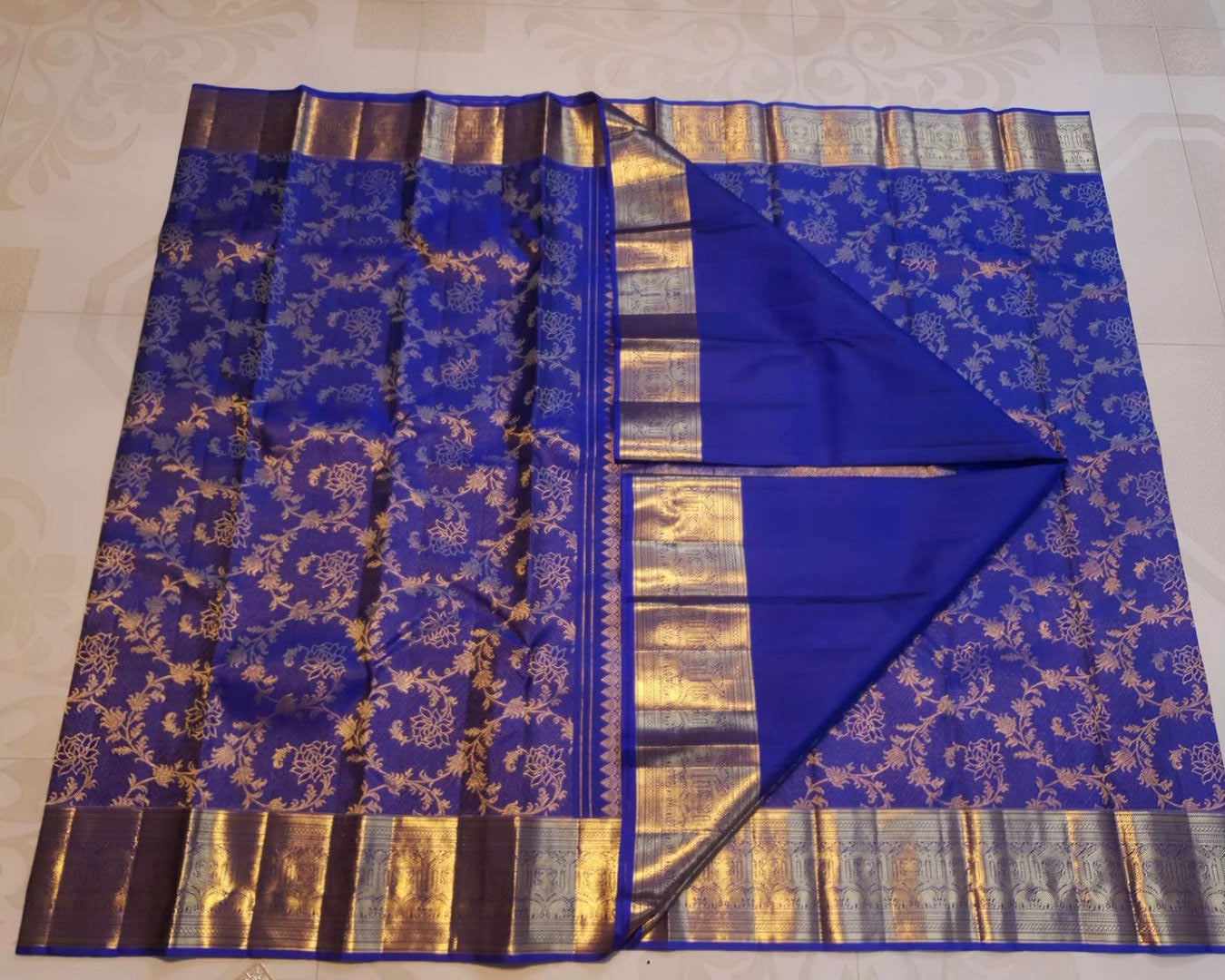 Symmetrical Royal Blue Soft Banarasi Silk Saree With Tremendous Blouse Piece