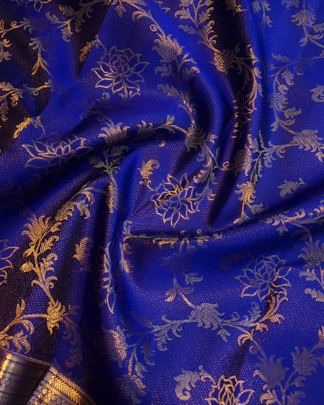 Symmetrical Royal Blue Soft Banarasi Silk Saree With Tremendous Blouse Piece