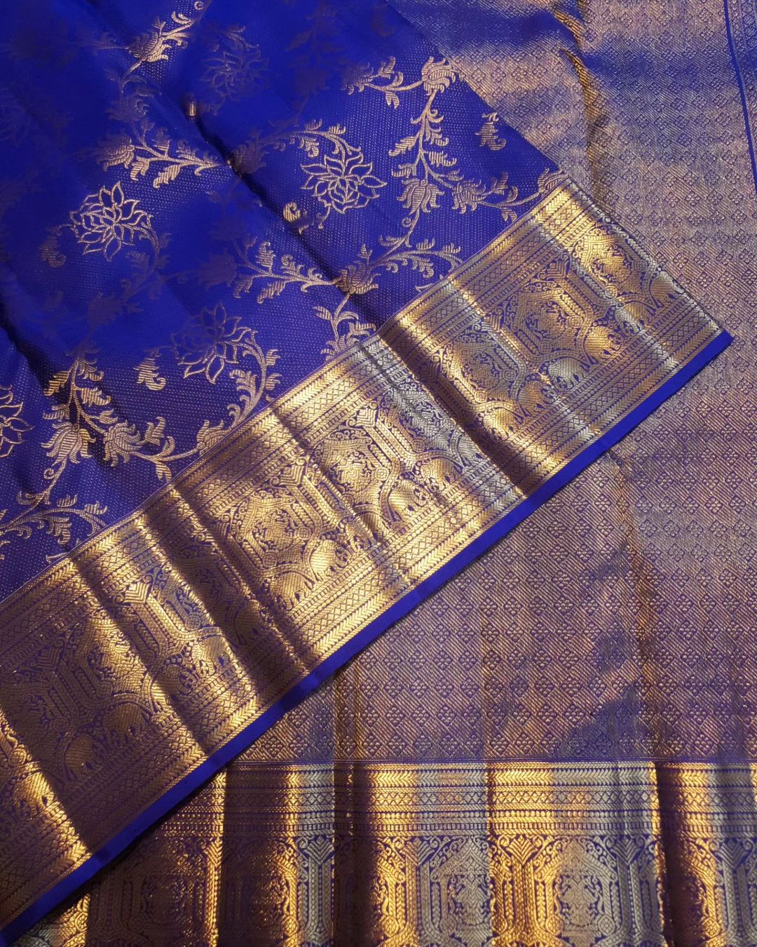Symmetrical Royal Blue Soft Banarasi Silk Saree With Tremendous Blouse Piece