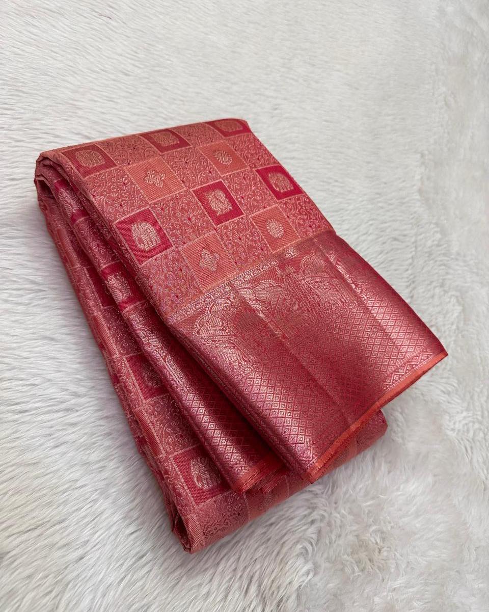 Tantalizing Pink Soft Silk Saree With Improbable Blouse Piece