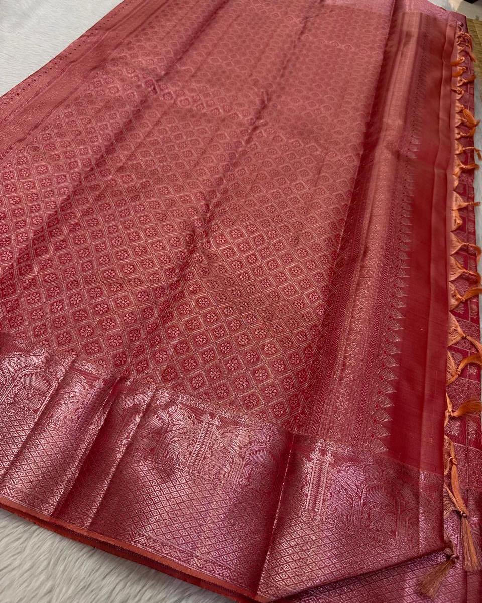 Tantalizing Pink Soft Silk Saree With Improbable Blouse Piece