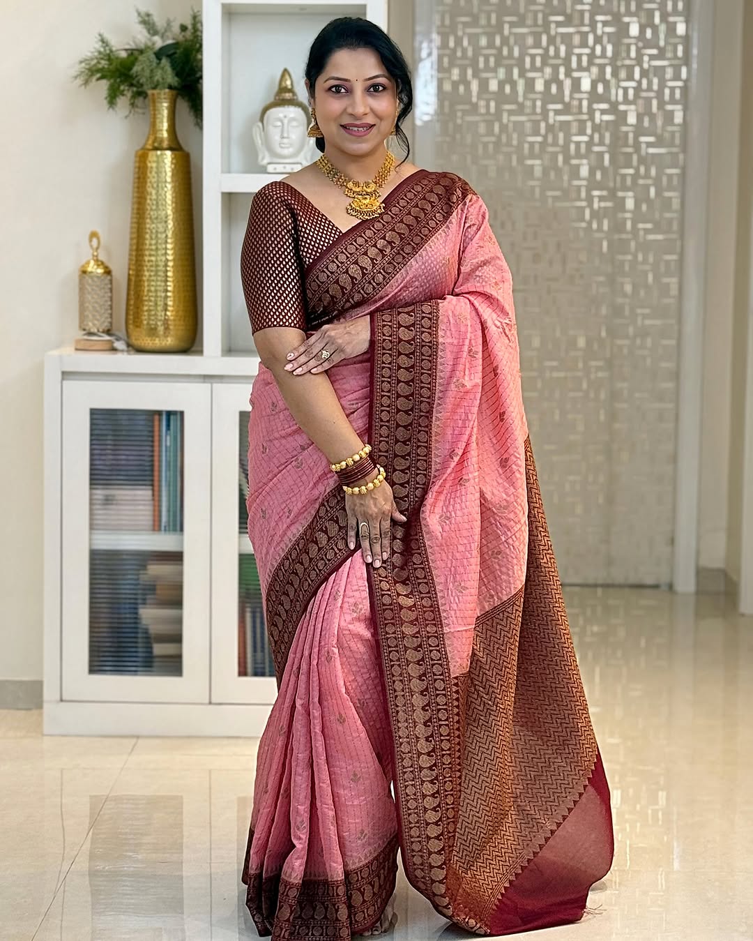 A glam Pink Soft Silk Saree With Preferable Blouse Piece