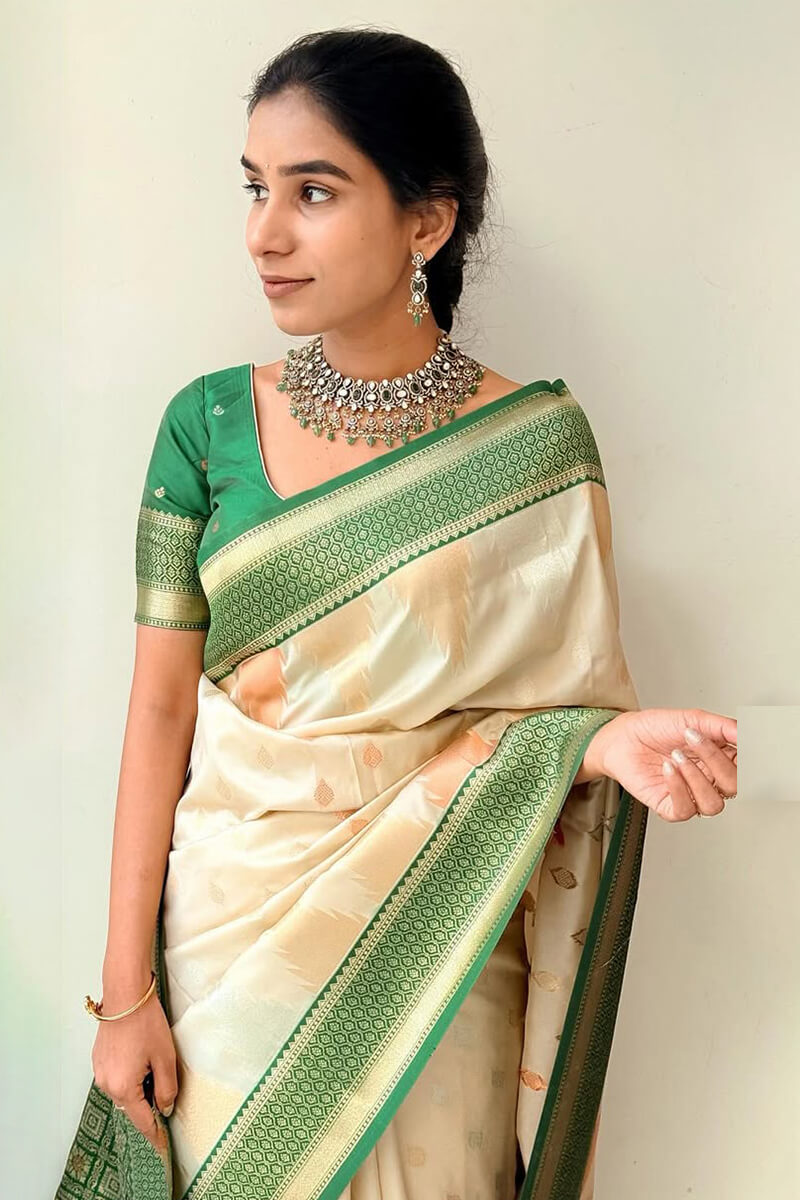 Bewitching Green Soft Silk Saree With Ebullience Blouse Piece