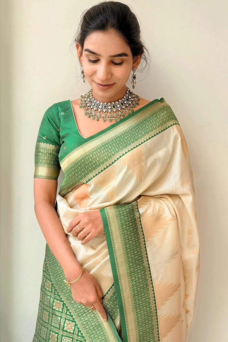 Bewitching Green Soft Silk Saree With Ebullience Blouse Piece