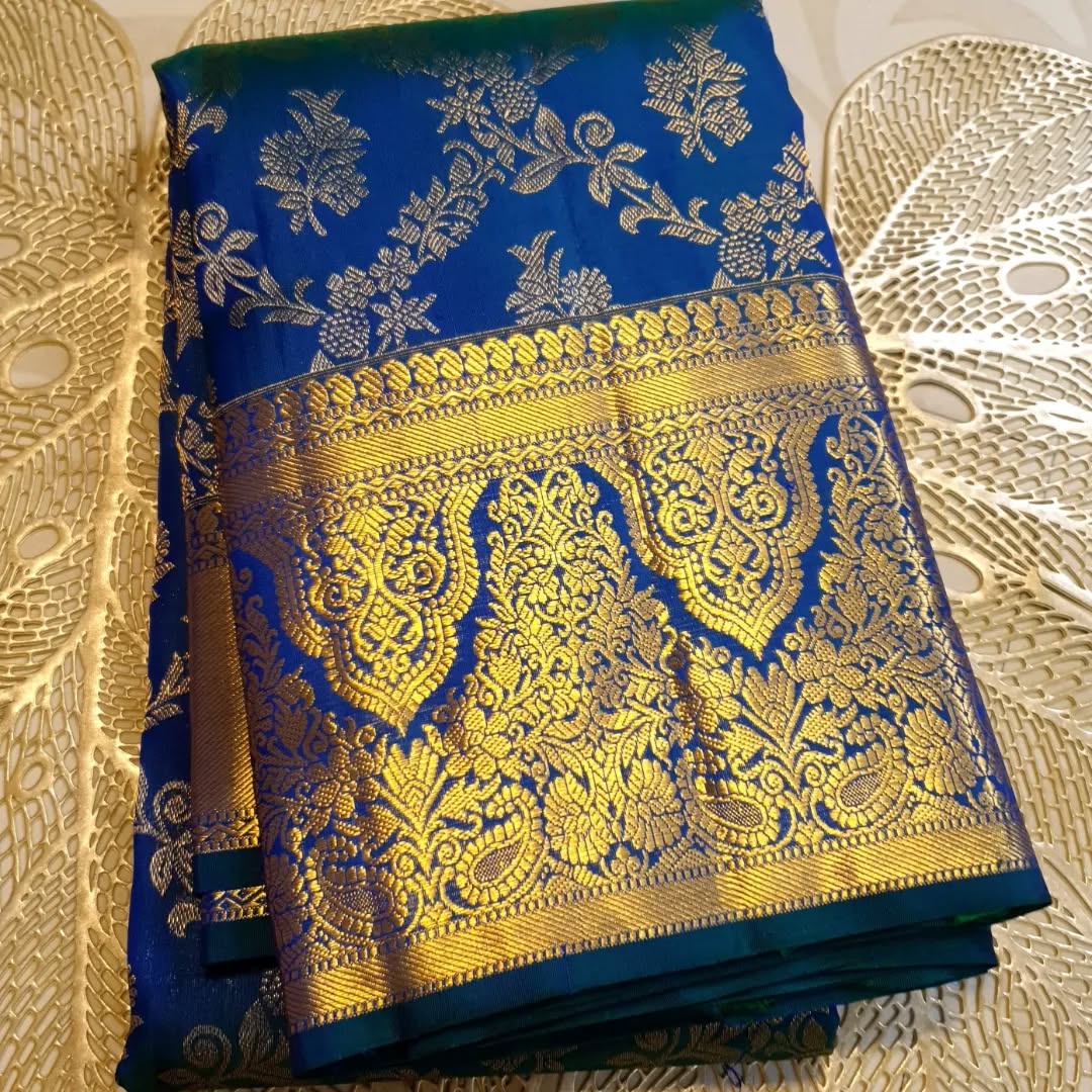 Transcendent Royal Blue Soft Banarasi Silk Saree With Pleasant Blouse Piece