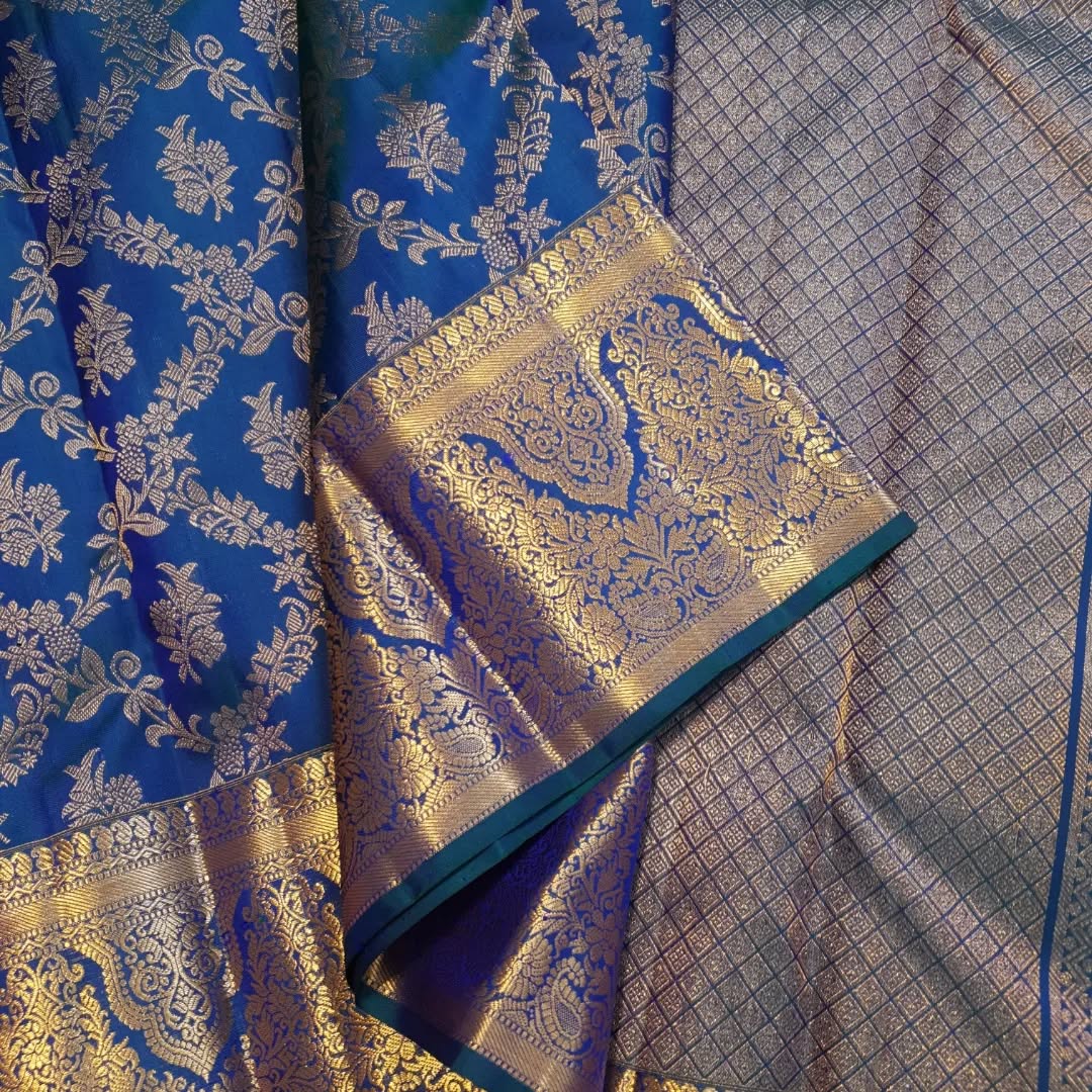 Transcendent Royal Blue Soft Banarasi Silk Saree With Pleasant Blouse Piece