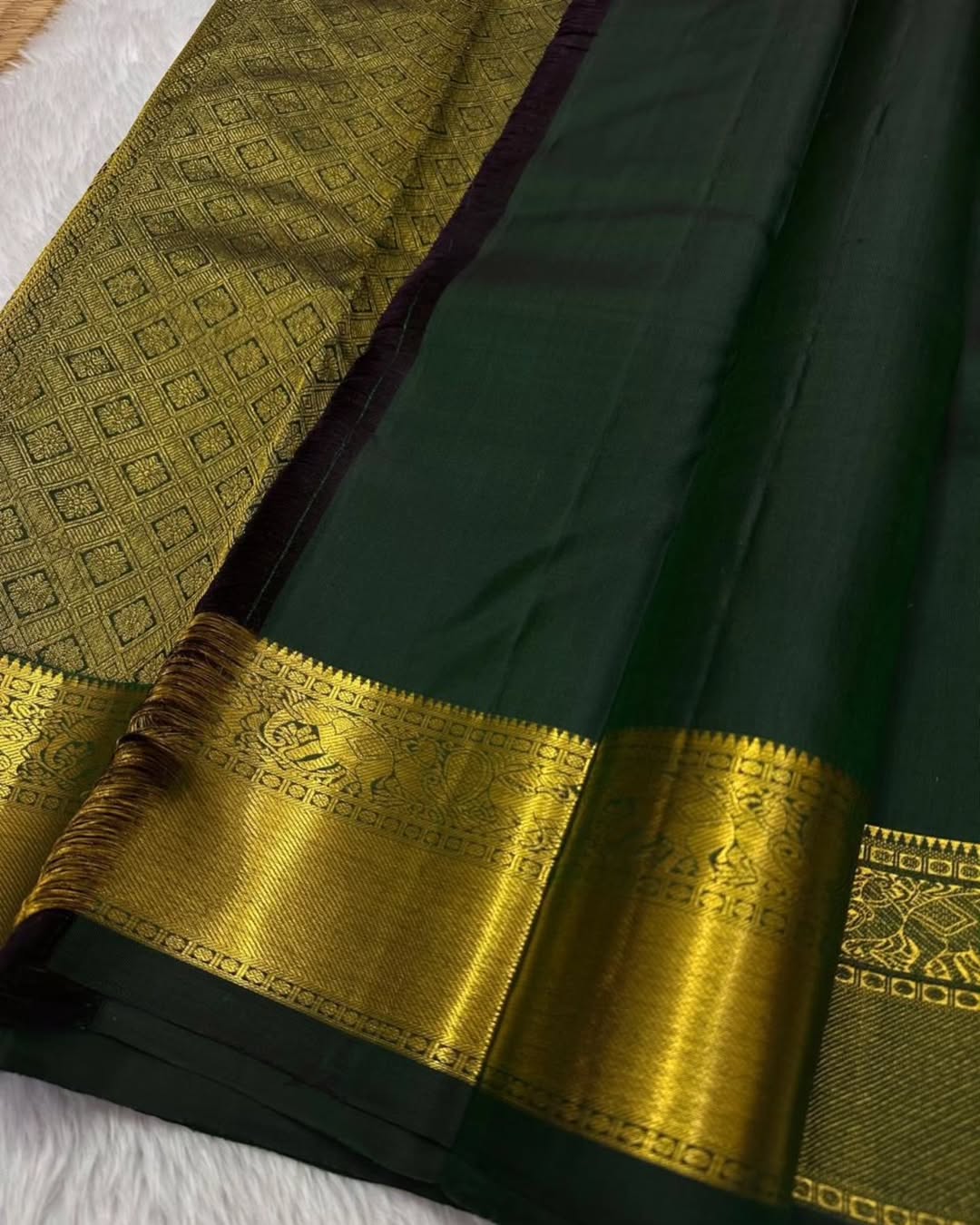 Appealing Dark Green Soft Banarasi Silk Saree With Charming Blouse Piece