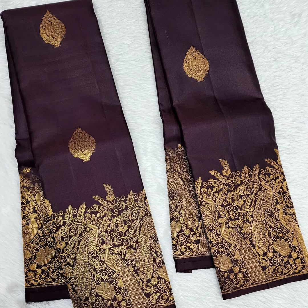 Vestigial Purple Soft Banarasi Silk Saree With Magnificat Blouse Piece
