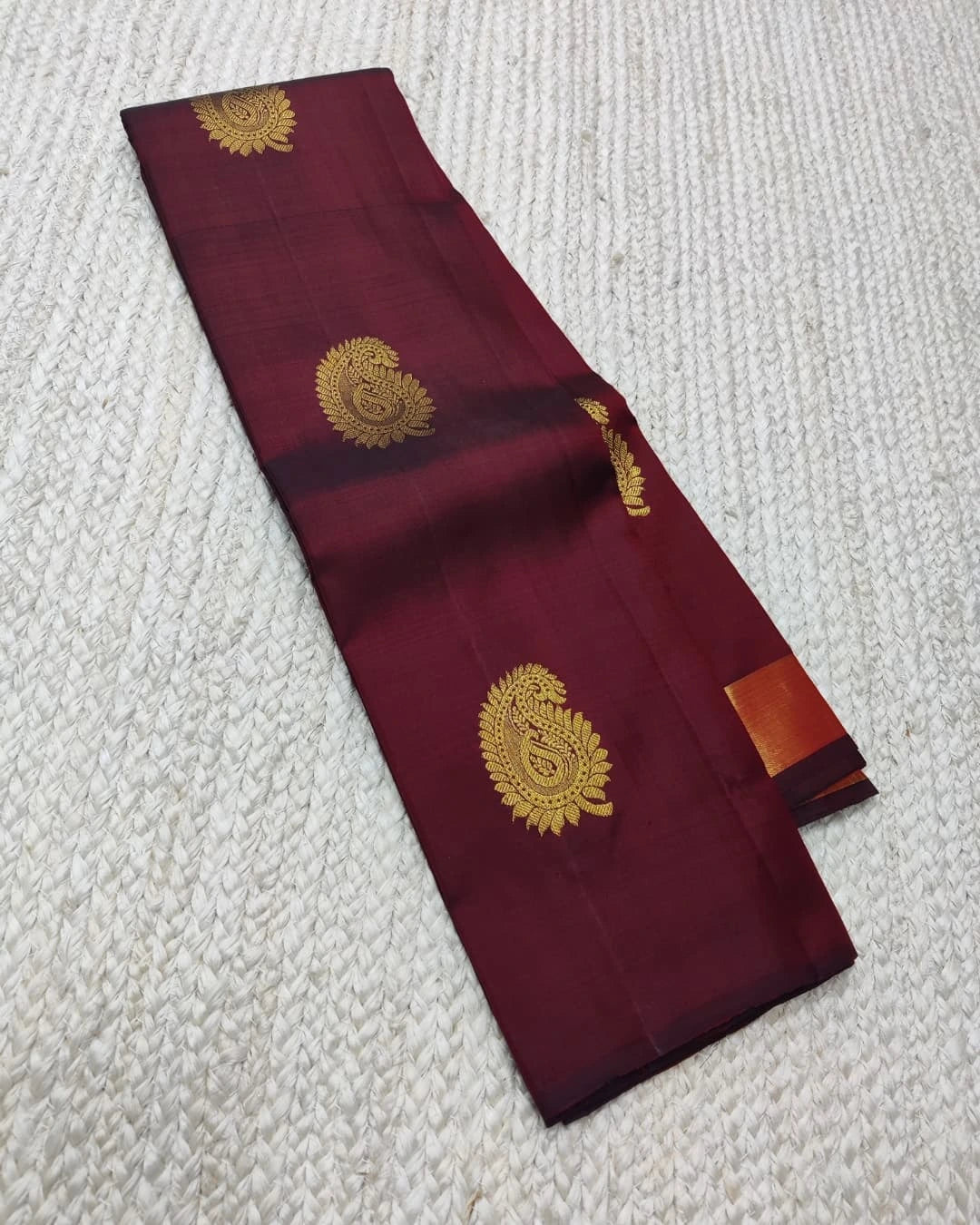 Woebegone Wine Soft Banarasi Silk Saree With Luxuriant Blouse Piece