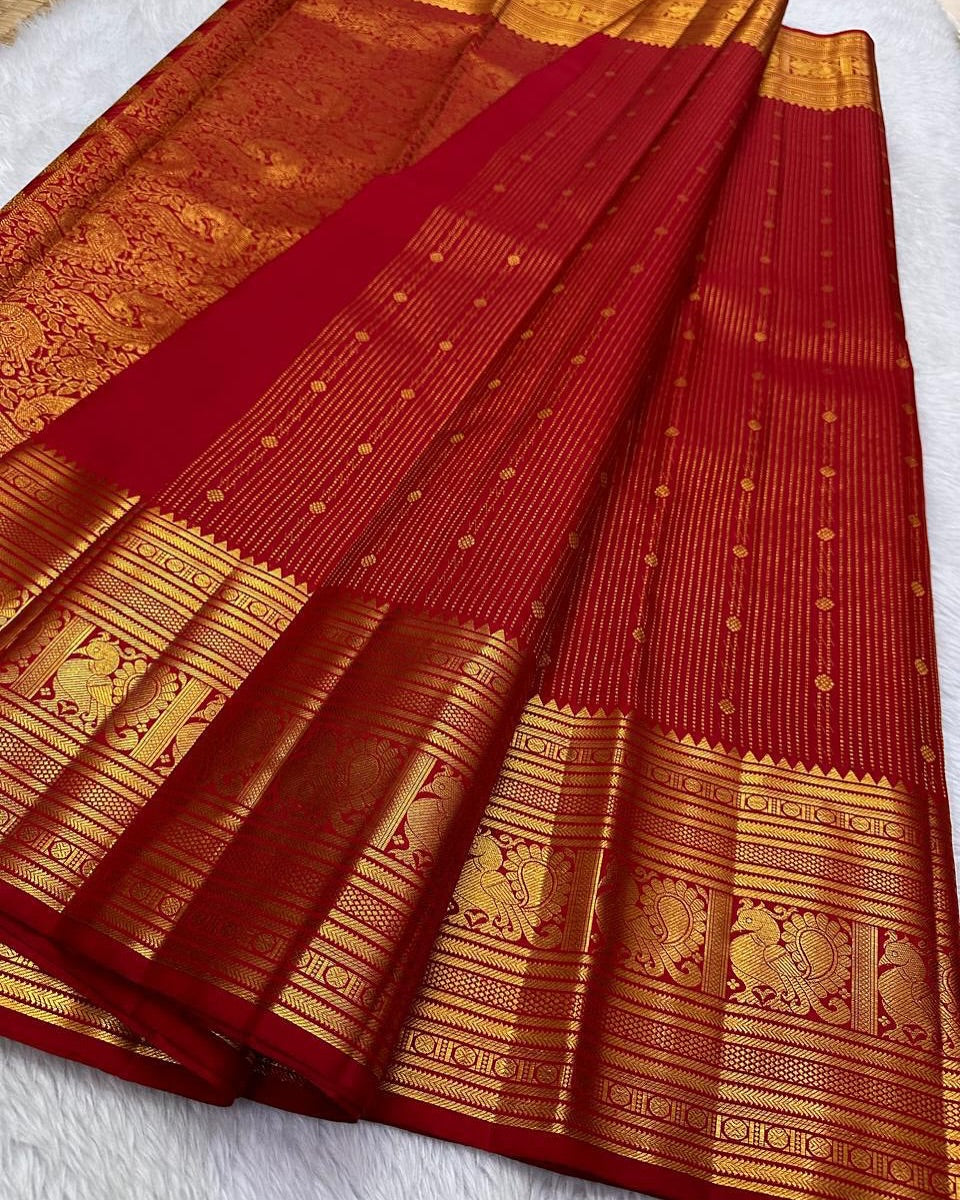 Tantalizing Red Soft Banarasi Silk Saree With Eye-catching Blouse Piece