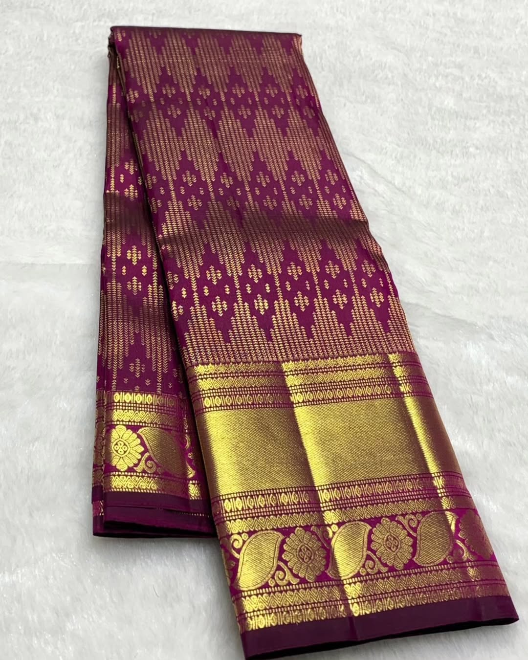 Angelic Pruple Soft Banarasi Silk Saree With Enticing Blouse Piece