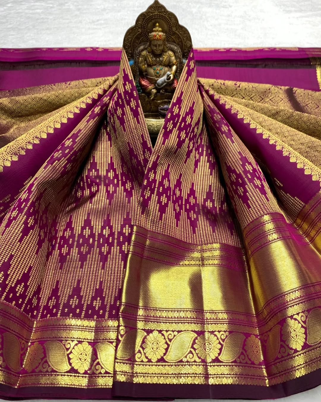 Angelic Pruple Soft Banarasi Silk Saree With Enticing Blouse Piece