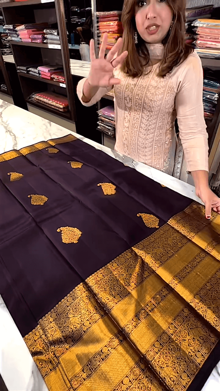 Vestigial Purple Soft Banarasi Silk Saree With Desiring Blouse Piece