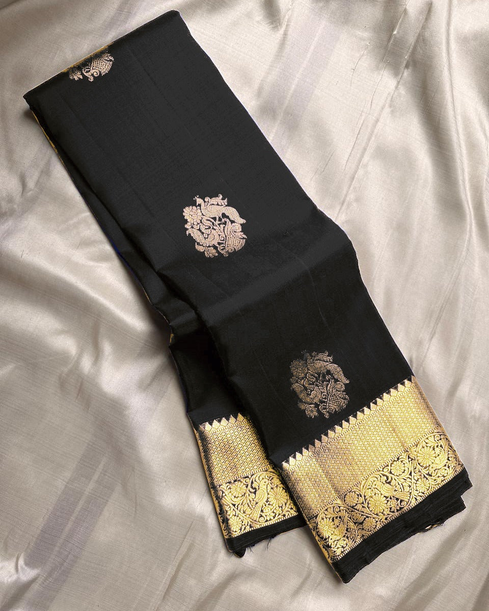Beautiful Black Soft Banarasi Silk Saree With Beleaguer Blouse Piece
