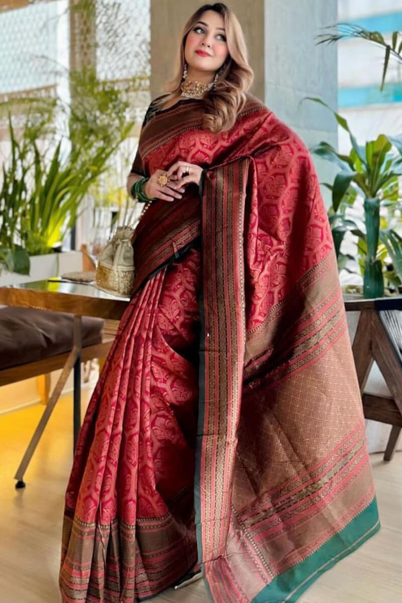 Pleasurable Maroon Soft Silk Saree With Evanescent Blouse Piece