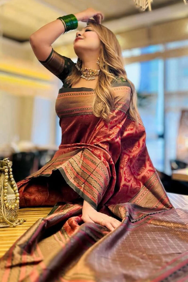 Pleasurable Maroon Soft Silk Saree With Evanescent Blouse Piece