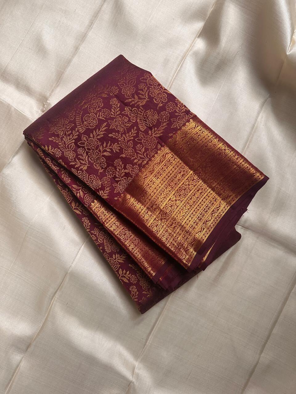 Mesmeric Purple Soft Banarasi Silk Saree With Tremendous Blouse Piece