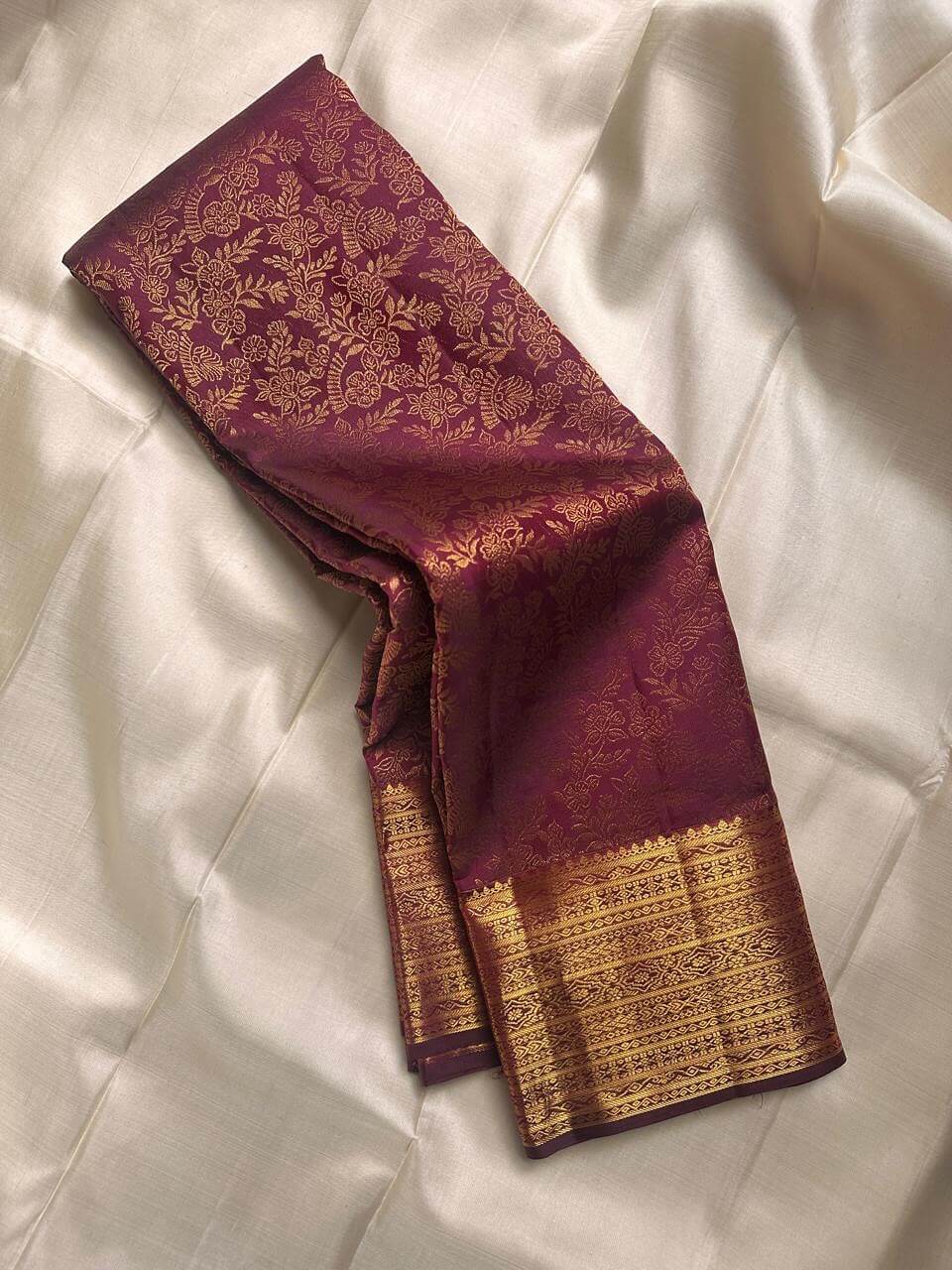Mesmeric Purple Soft Banarasi Silk Saree With Tremendous Blouse Piece