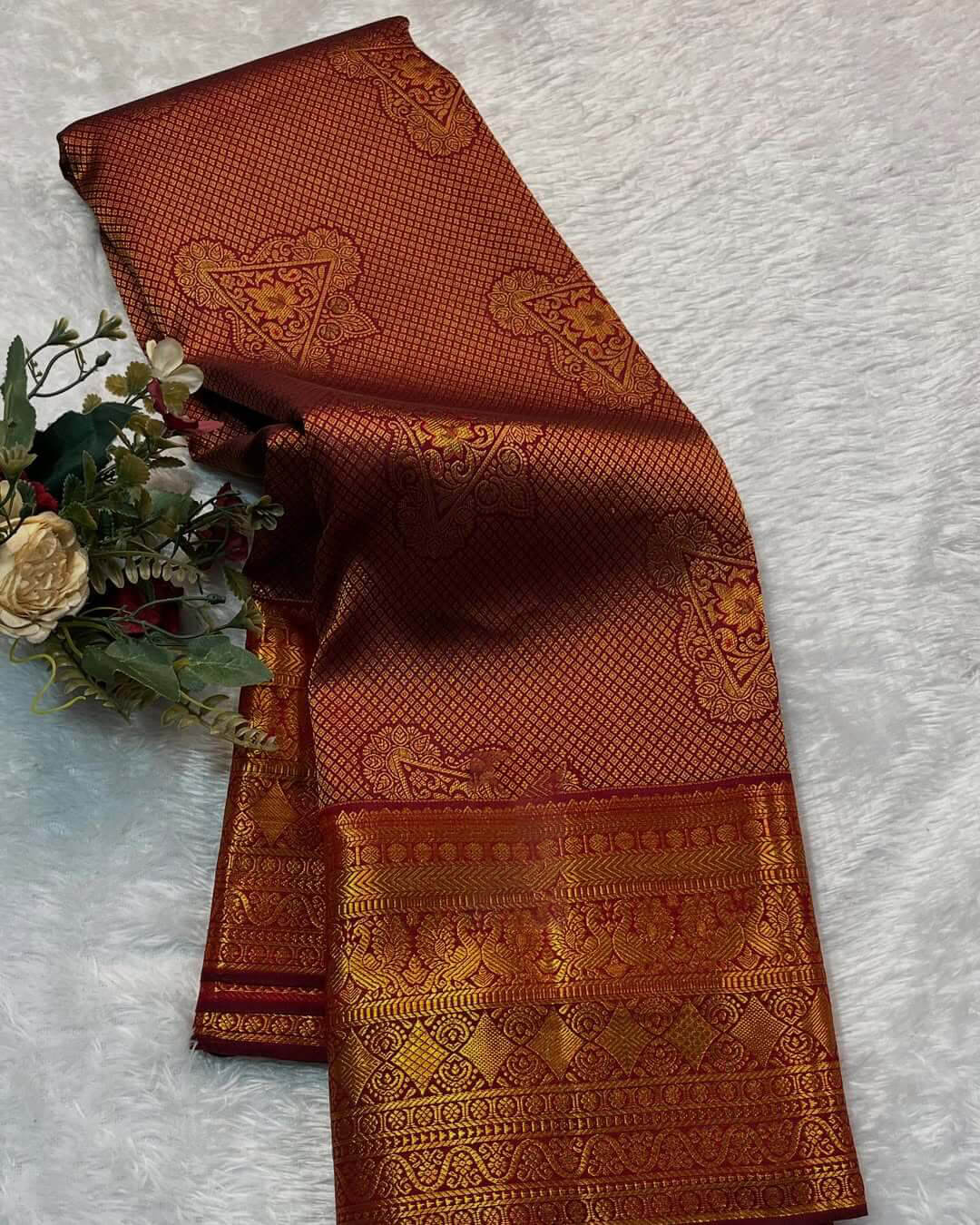 Pleasurable Maroon Soft Banarasi Silk Saree With Nebula Blouse Piece