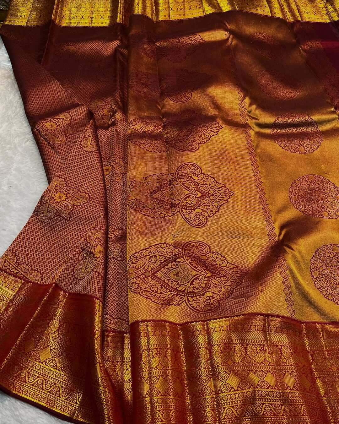 Pleasurable Maroon Soft Banarasi Silk Saree With Nebula Blouse Piece
