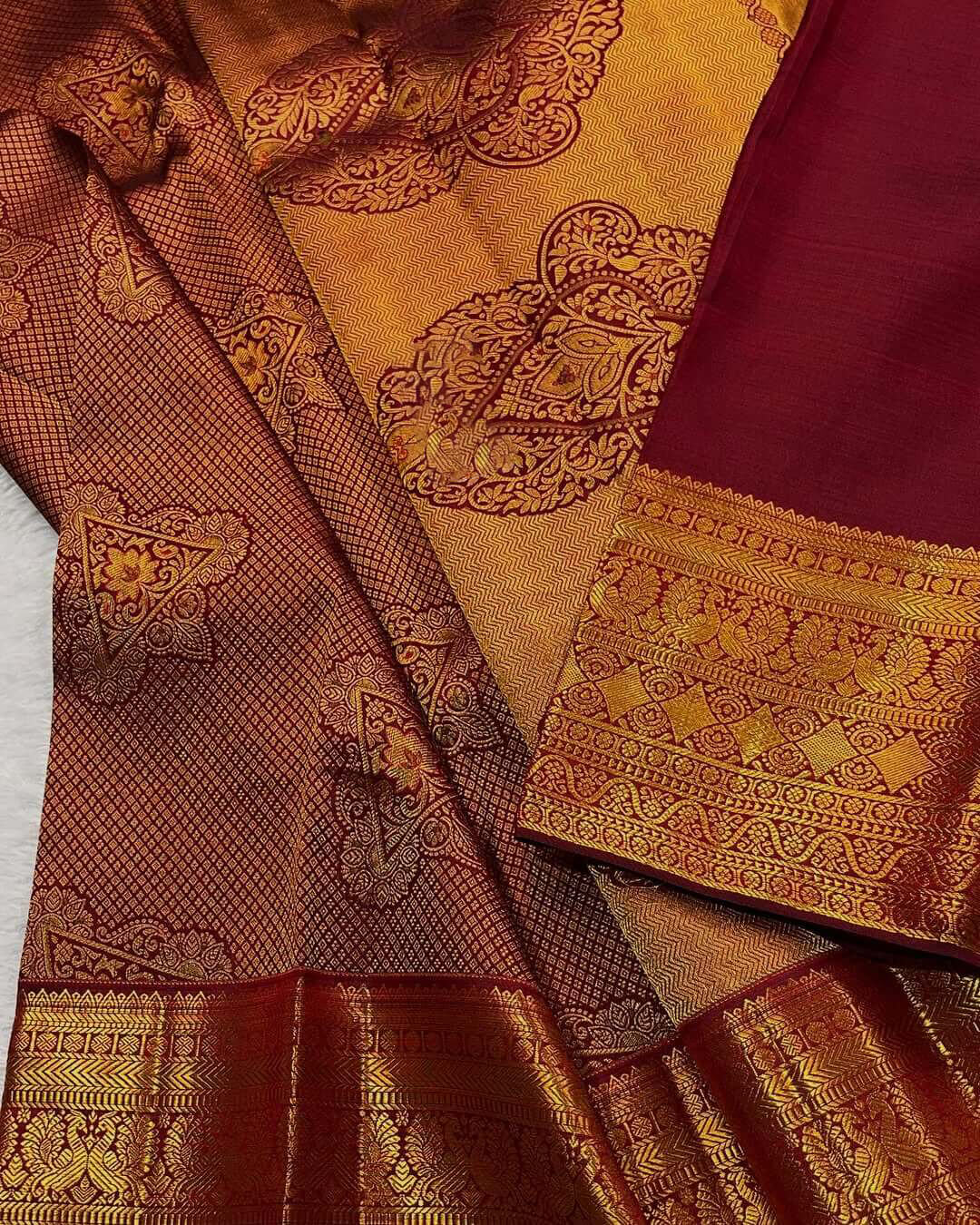 Pleasurable Maroon Soft Banarasi Silk Saree With Nebula Blouse Piece