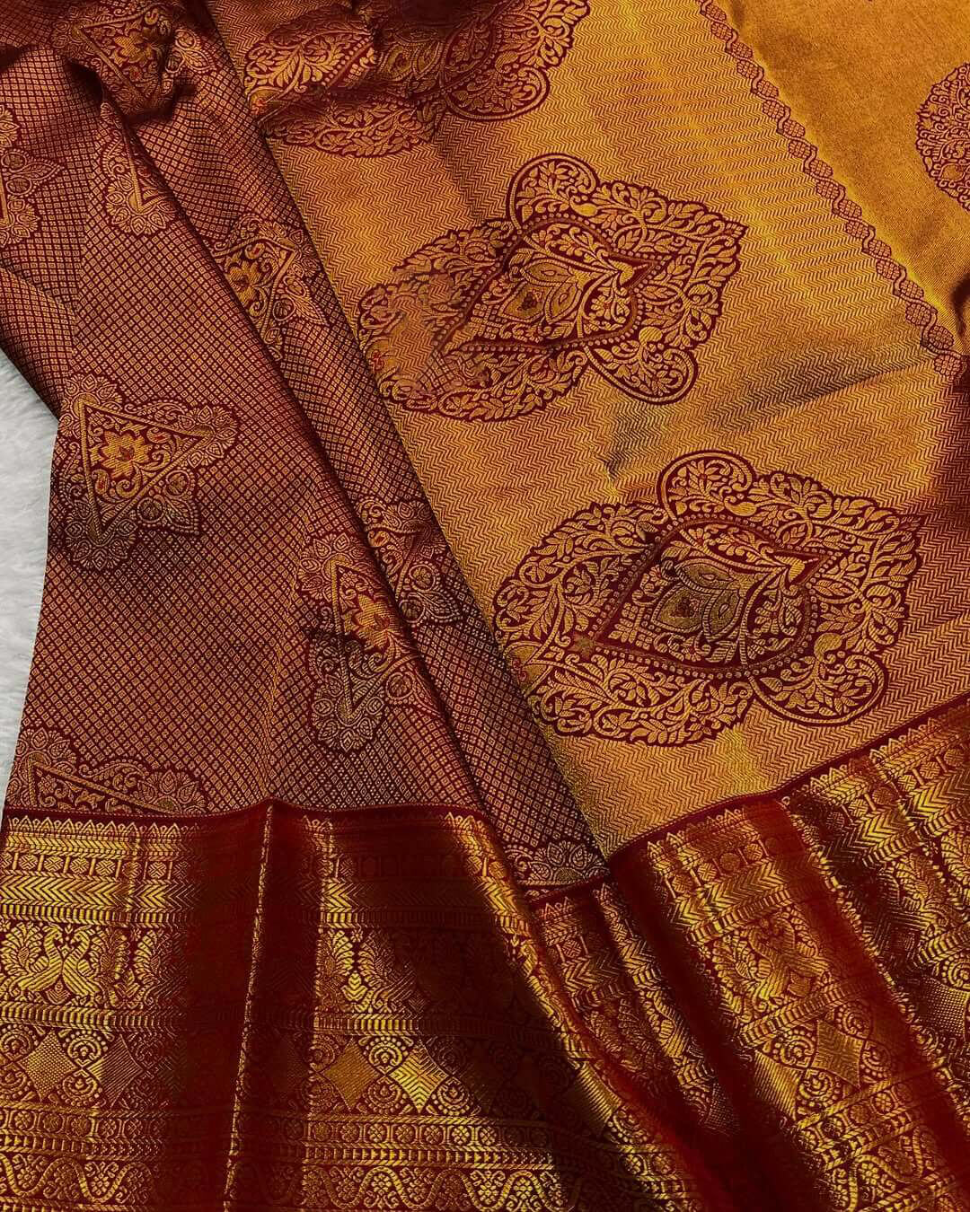 Pleasurable Maroon Soft Banarasi Silk Saree With Nebula Blouse Piece