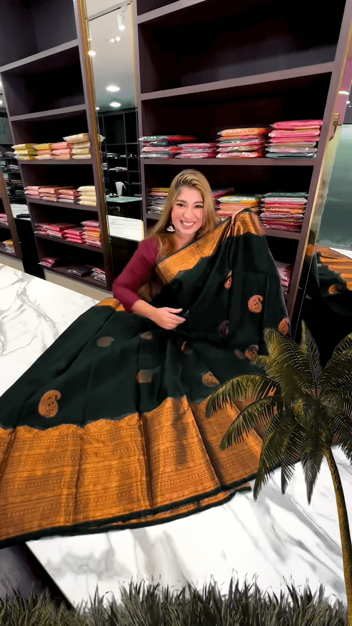 Redolent Dark Green Soft Banarasi Silk Saree With Invaluable Blouse Piece