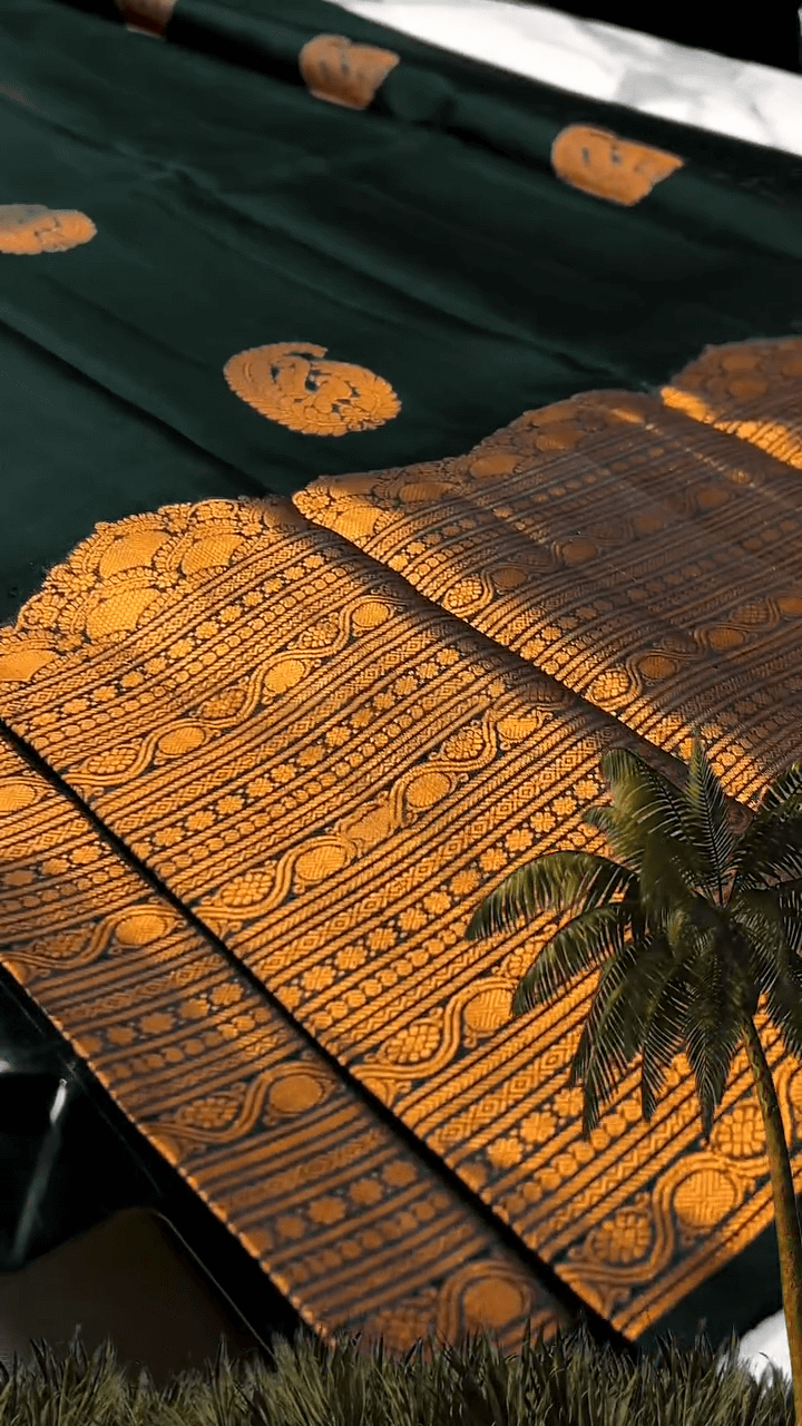Redolent Dark Green Soft Banarasi Silk Saree With Invaluable Blouse Piece