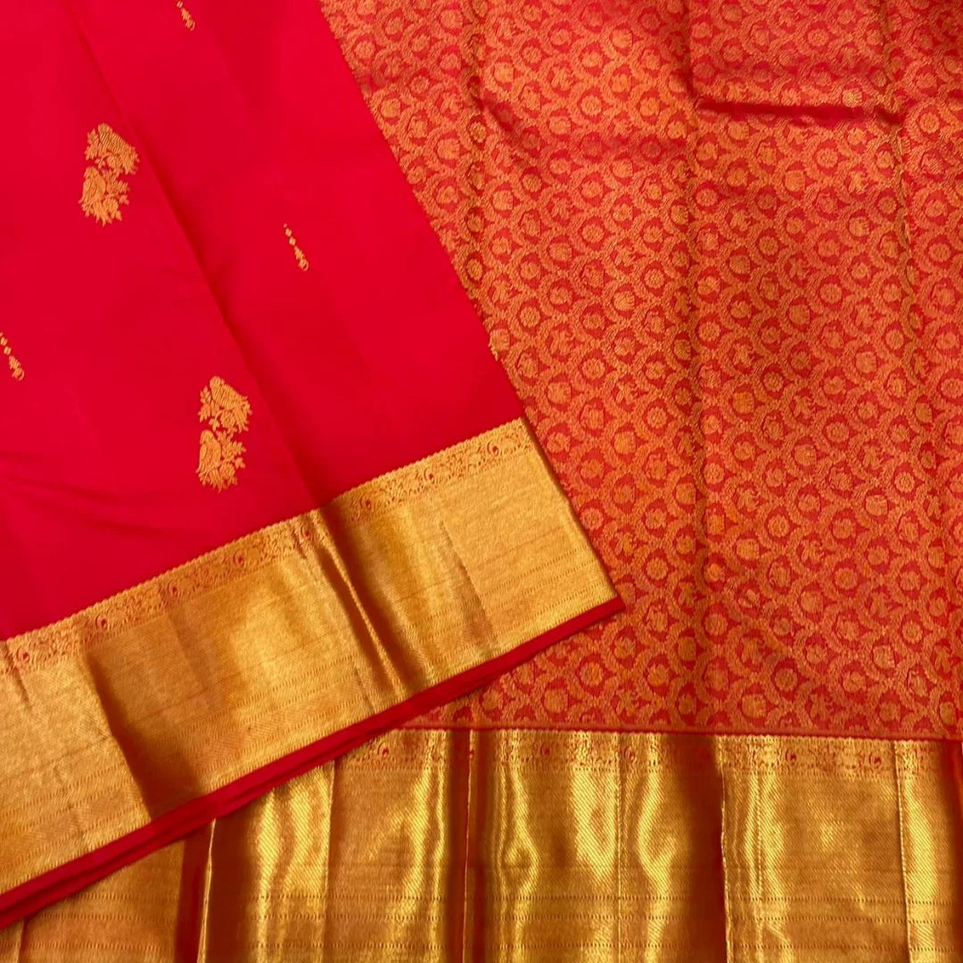 Pleasant Red Soft Banarasi Silk Saree With Captivating Blouse Piece