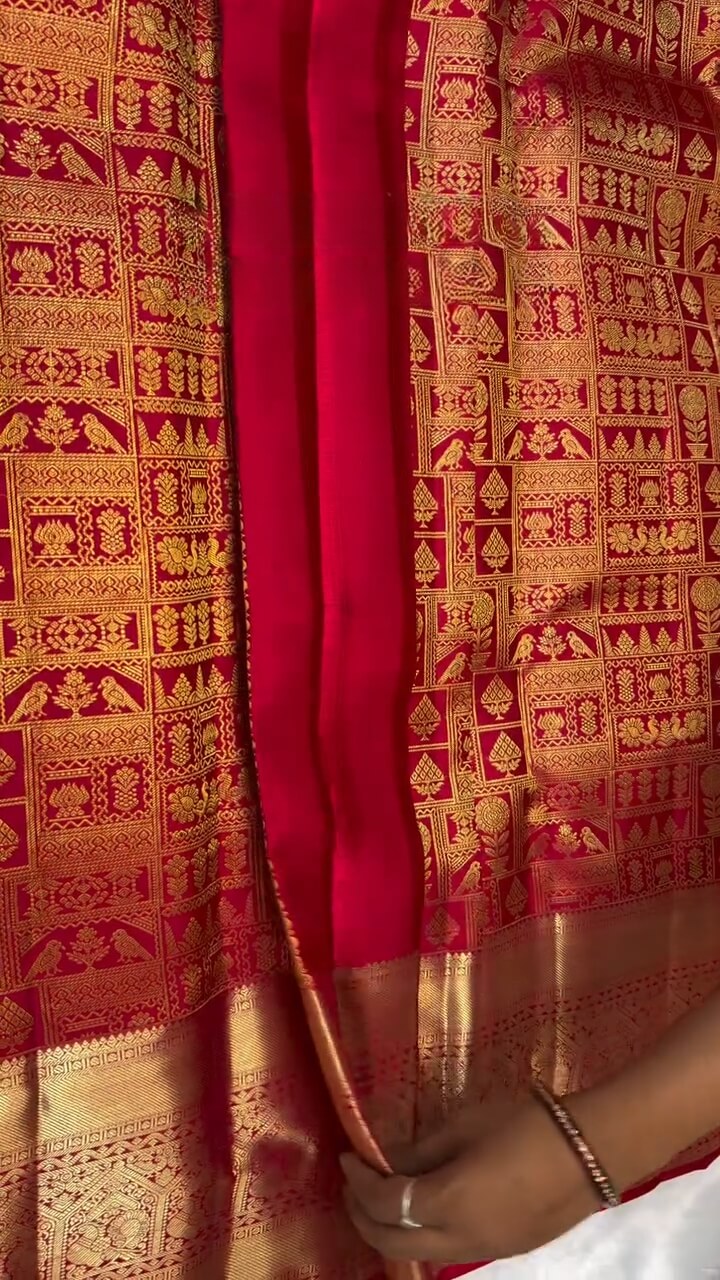 Capricious Red Soft Banarasi Silk Saree With Twirling Blouse Piece
