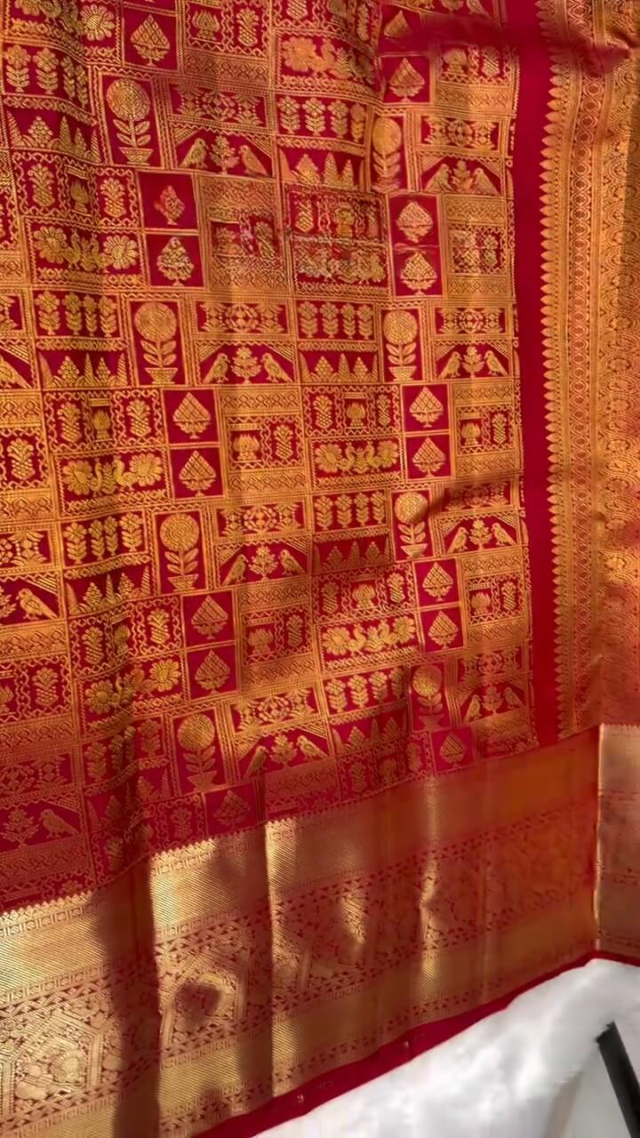 Capricious Red Soft Banarasi Silk Saree With Twirling Blouse Piece