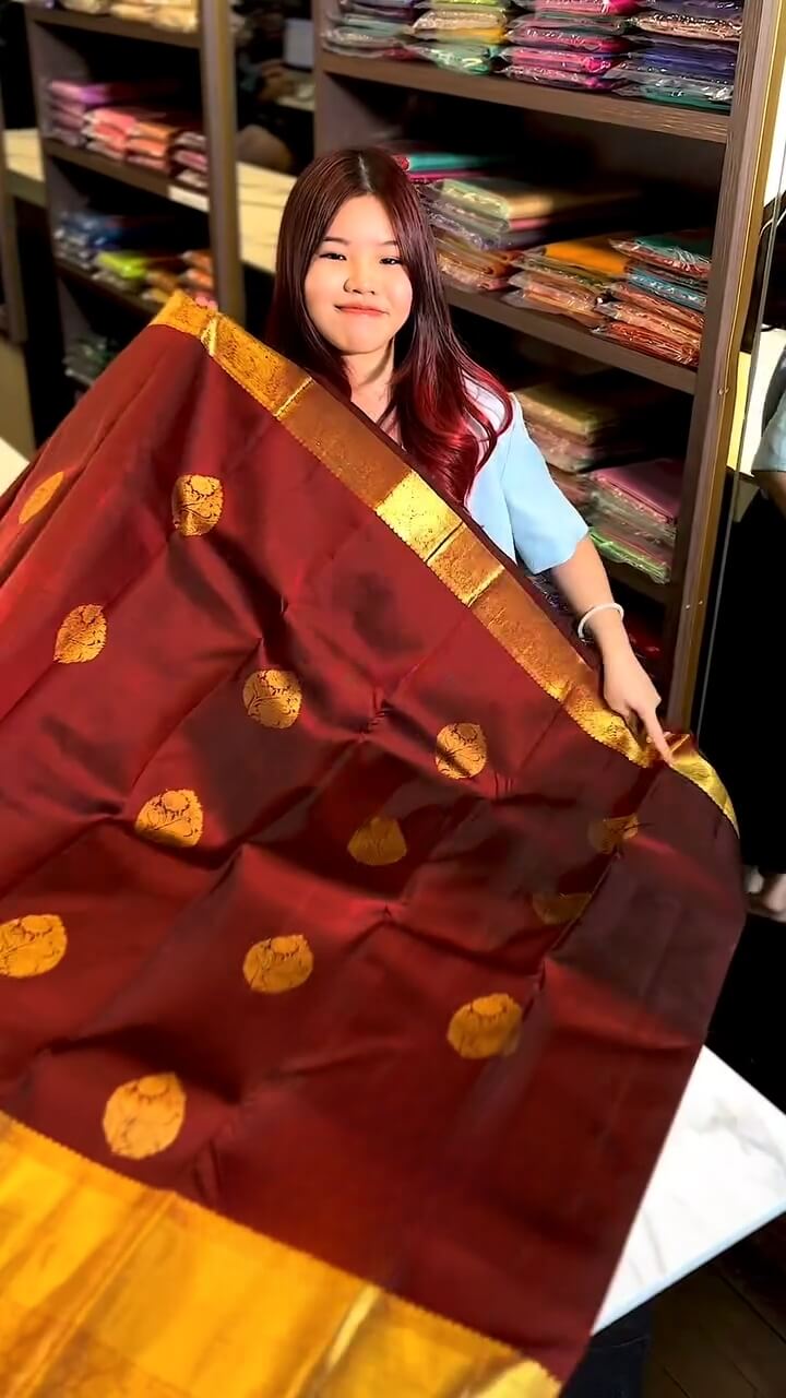 Assemblage Maroon Soft Banarasi Silk Saree With Enticing Blouse Piece
