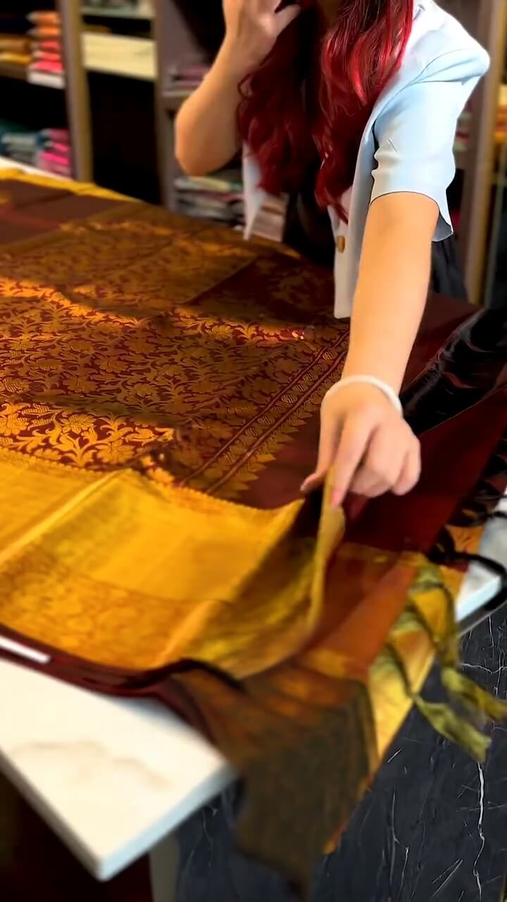 Assemblage Maroon Soft Banarasi Silk Saree With Enticing Blouse Piece