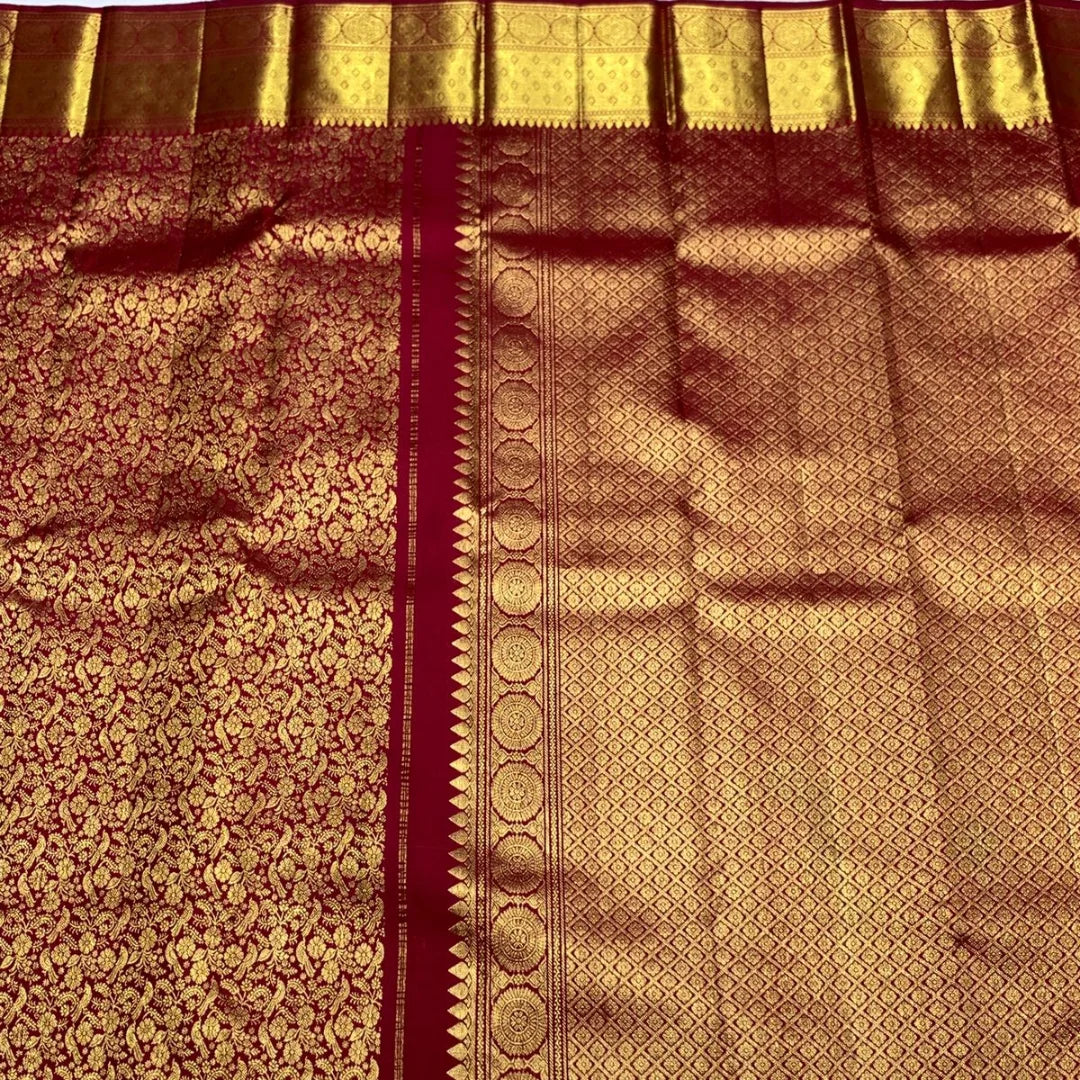 Denouement Red Soft Banarasi Silk Saree With Sizzling Blouse Piece