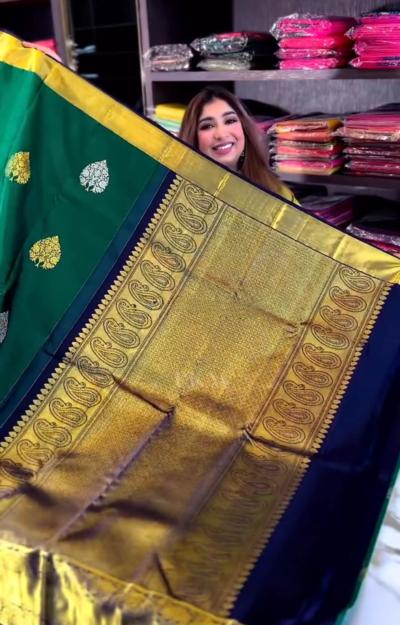 Imaginative Dark Green Soft Banarasi Silk Saree With Susurrous Blouse Piece
