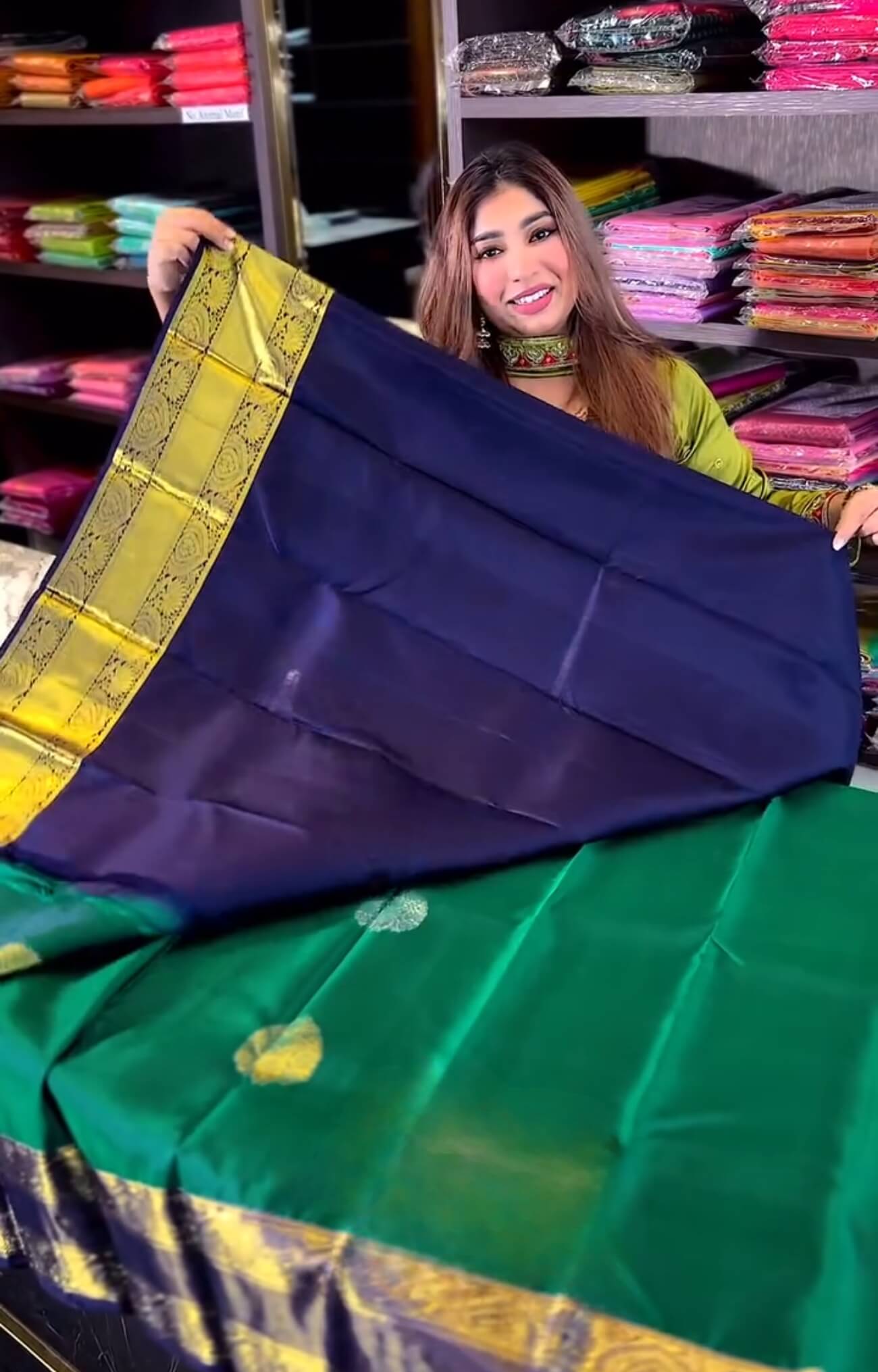 Imaginative Dark Green Soft Banarasi Silk Saree With Susurrous Blouse Piece