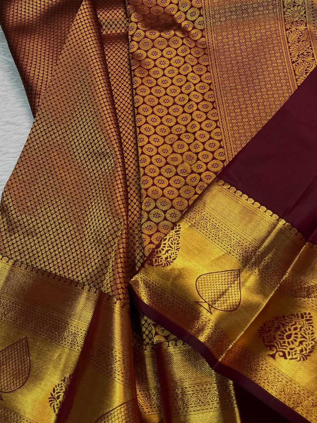 Lagniappe Wine Soft Banarasi Silk Saree With Splendiferous Blouse Piece