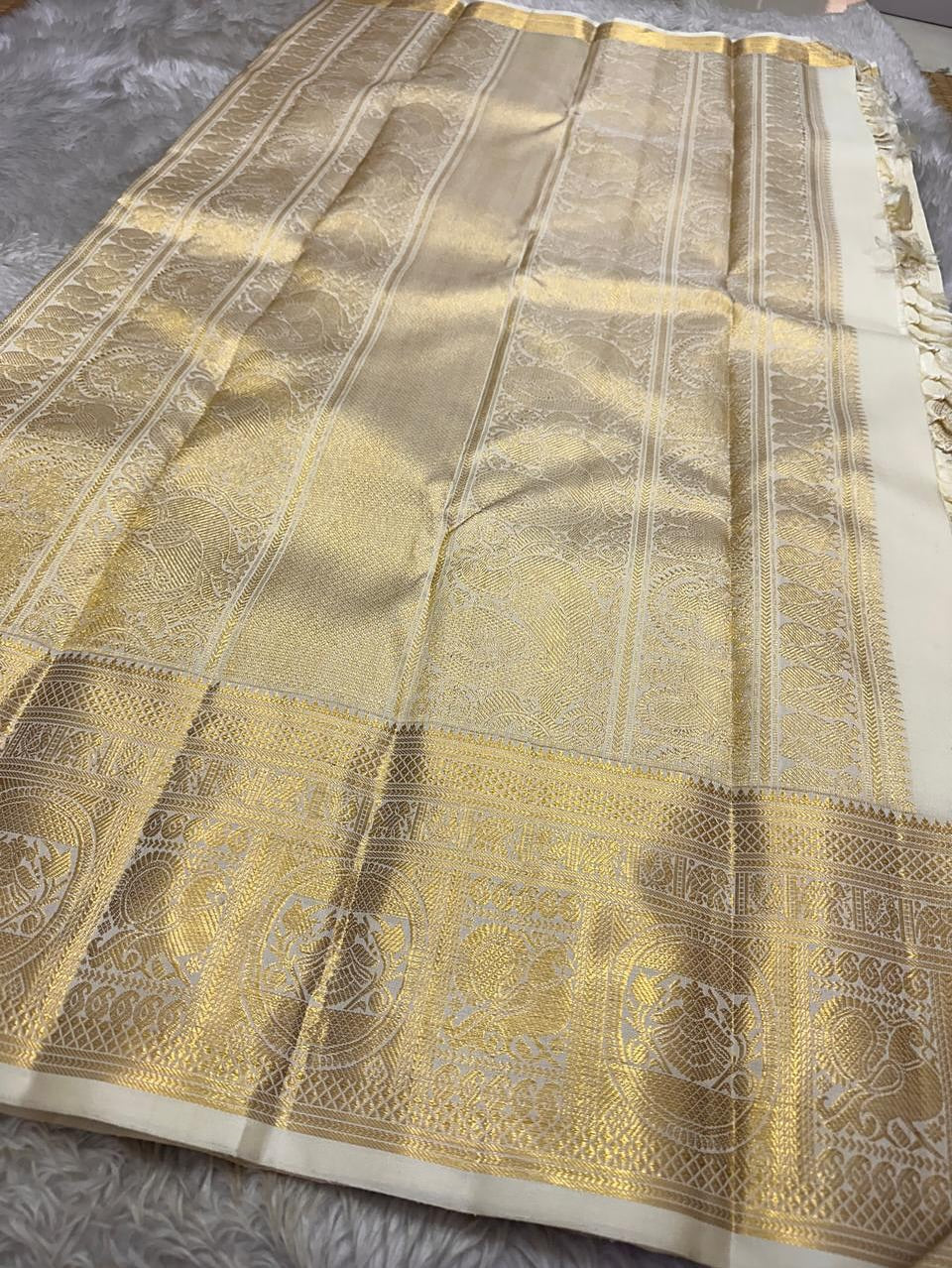 Fugacious Beige Soft Banarasi Silk Saree With A glam Blouse Piece