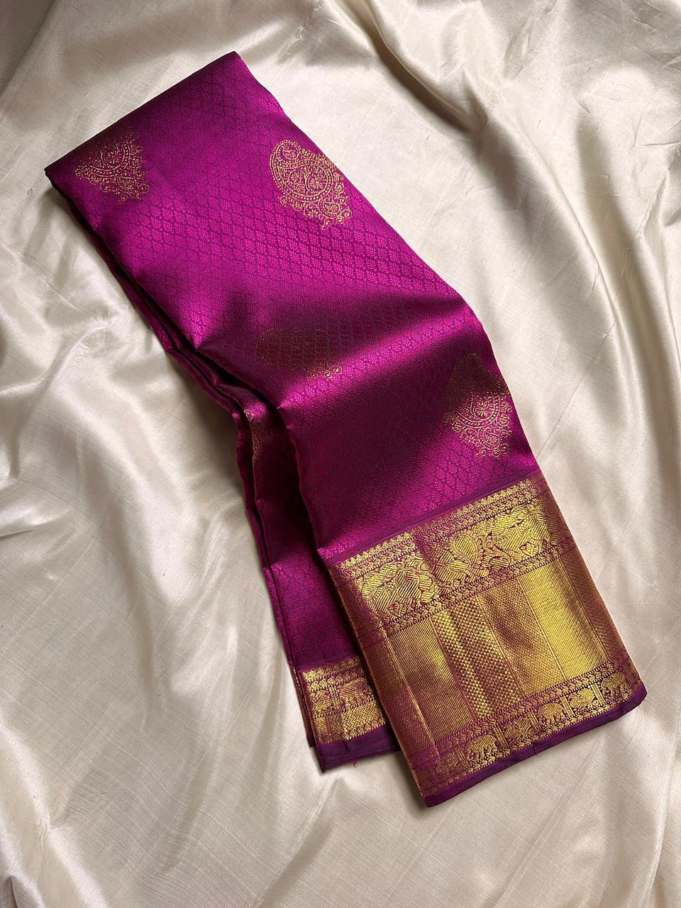 Opulent Purple Soft Banarasi Silk Saree With Deserving Blouse Piece