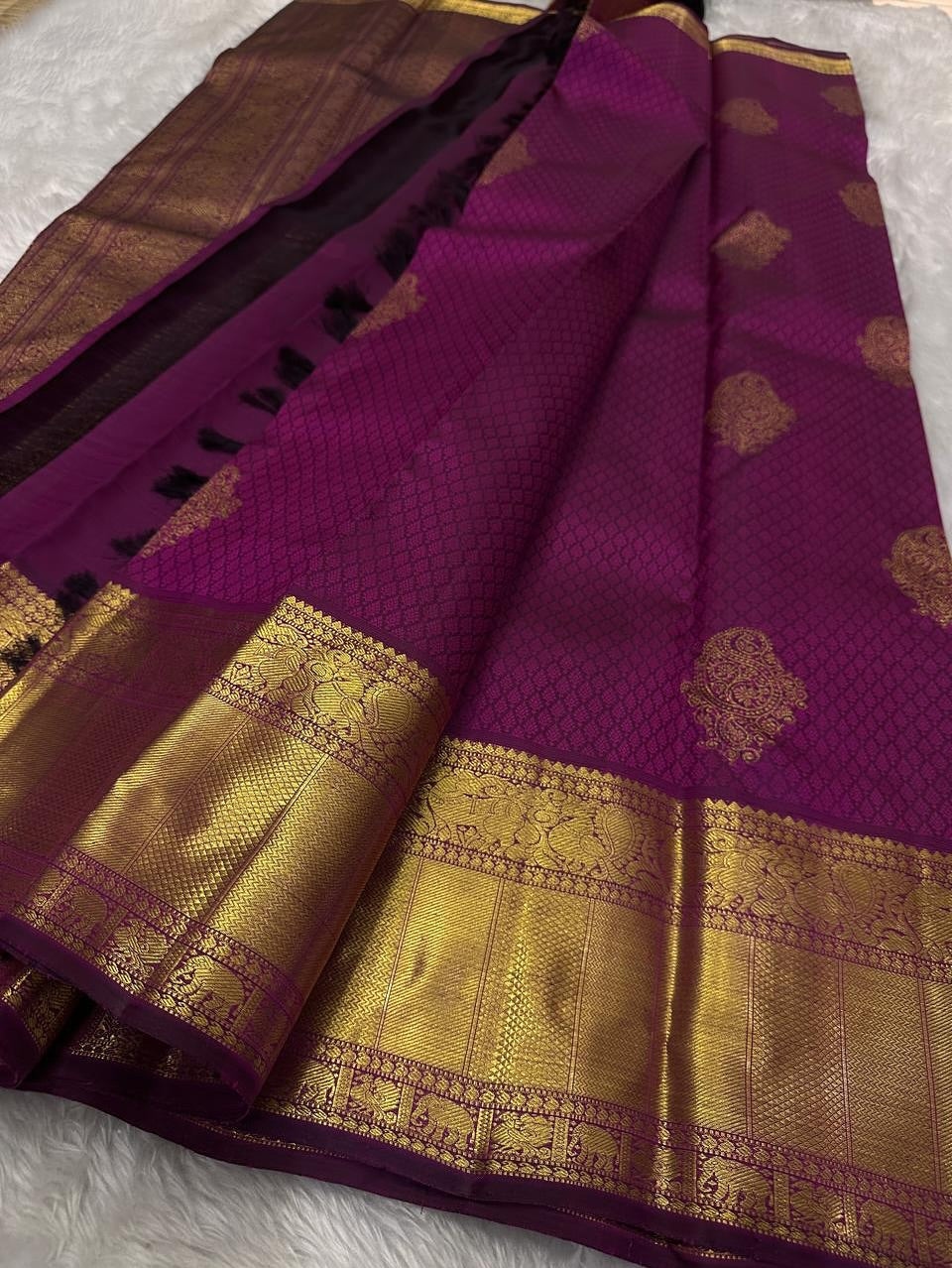 Opulent Purple Soft Banarasi Silk Saree With Deserving Blouse Piece