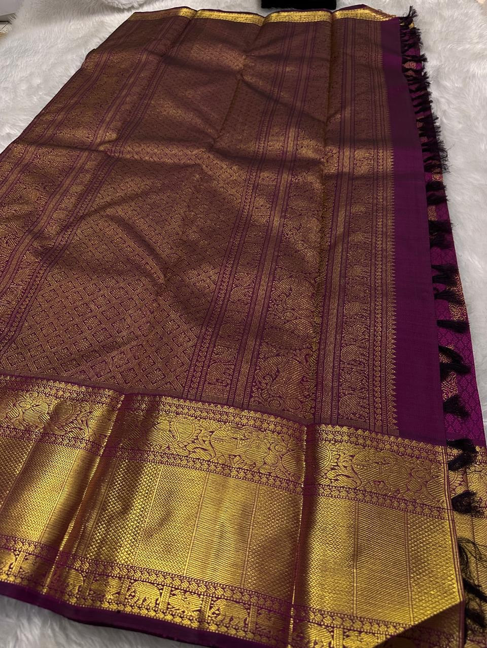 Opulent Purple Soft Banarasi Silk Saree With Deserving Blouse Piece