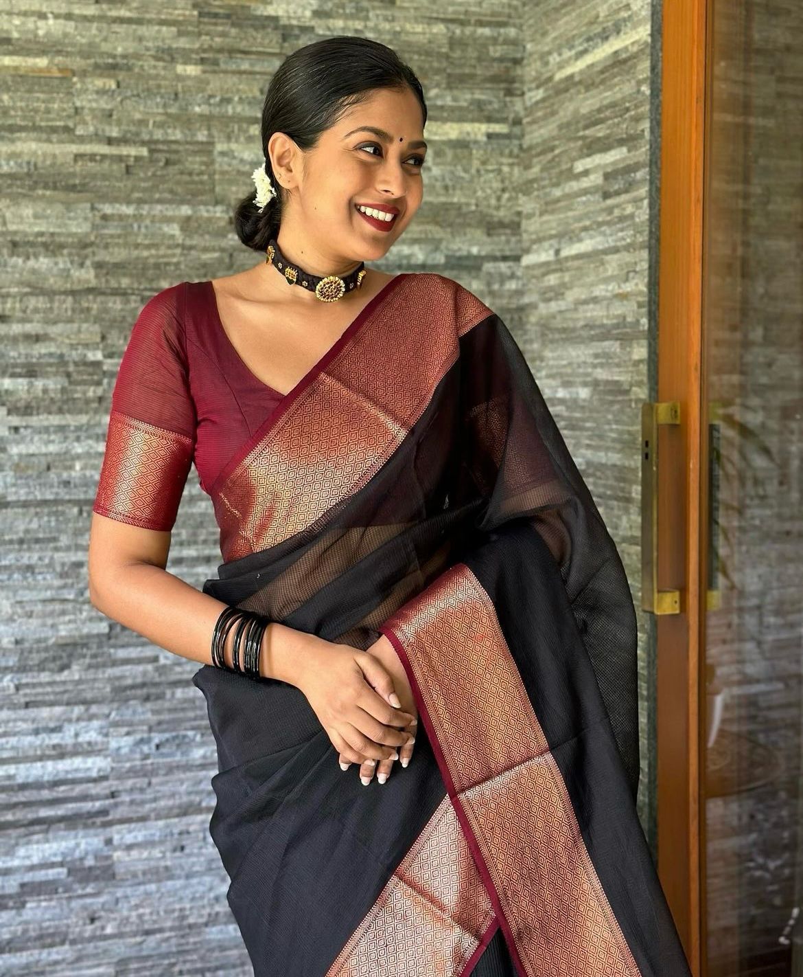 Stylish Black Soft Silk Saree With Flameboyant Blouse Piece