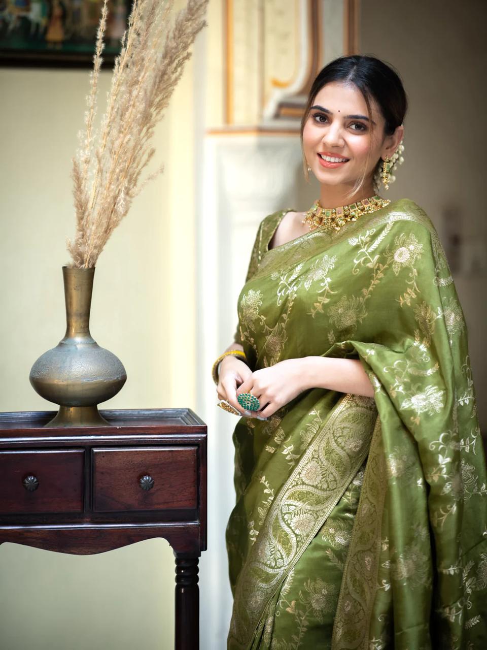 Refreshing Mehndi Soft Silk Saree With Excellent Blouse Piece