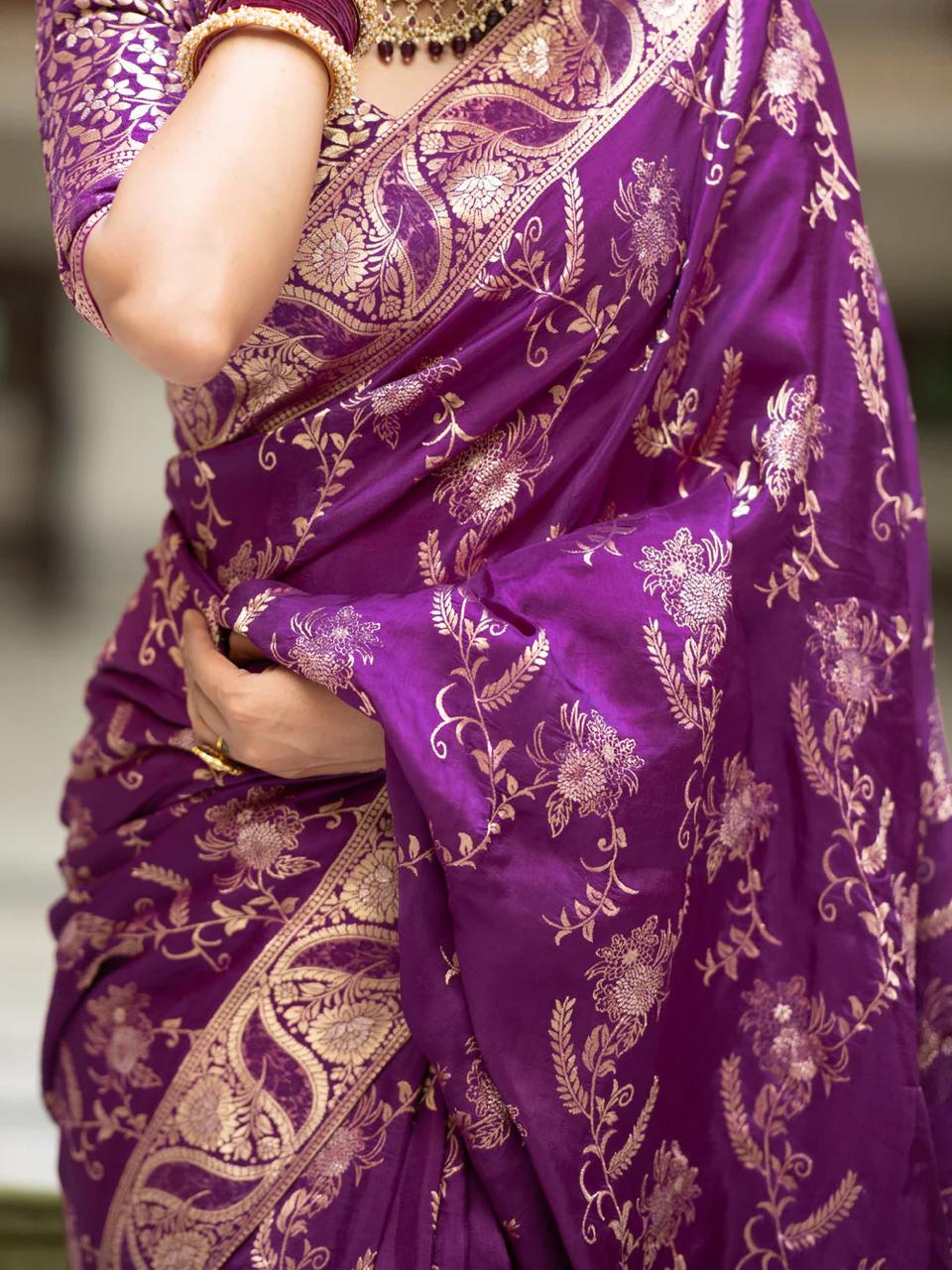 Deserving Purple Soft Silk Saree With Flameboyant Blouse Piece