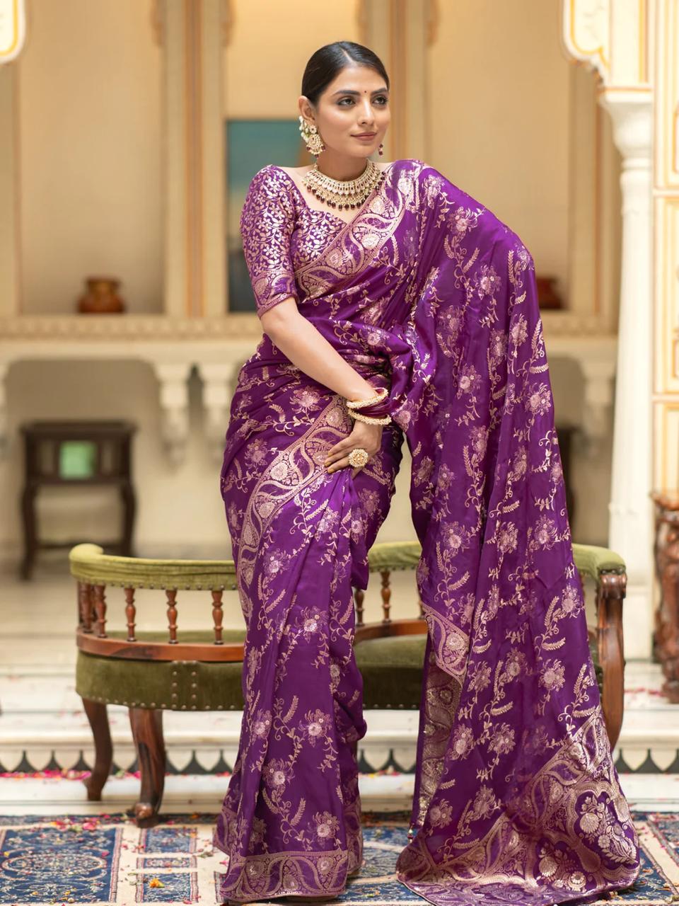 Deserving Purple Soft Silk Saree With Flameboyant Blouse Piece