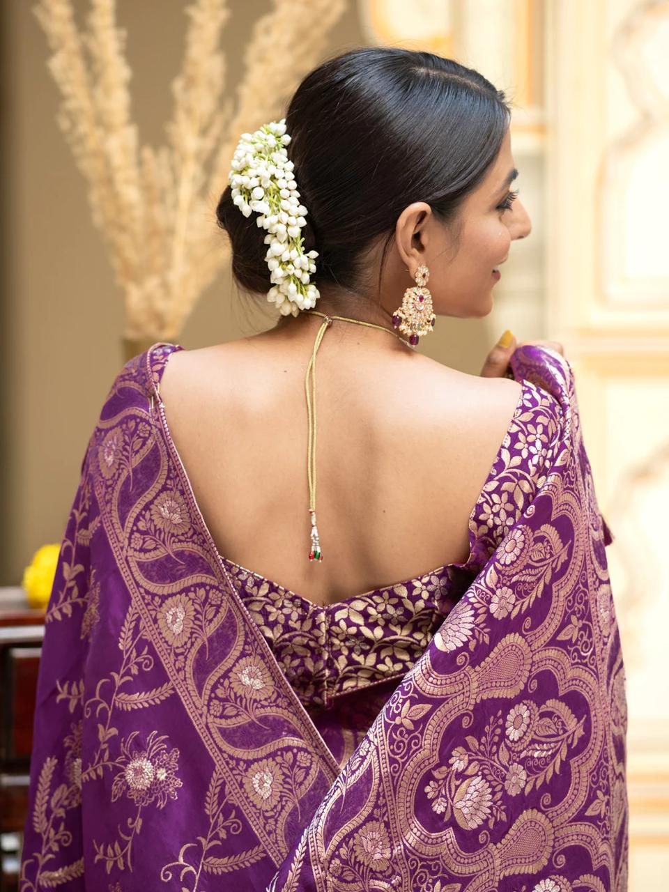 Deserving Purple Soft Silk Saree With Flameboyant Blouse Piece